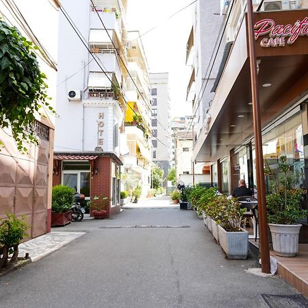 Cozy Apartment In The Heart Of Tirana ! Luaran gambar