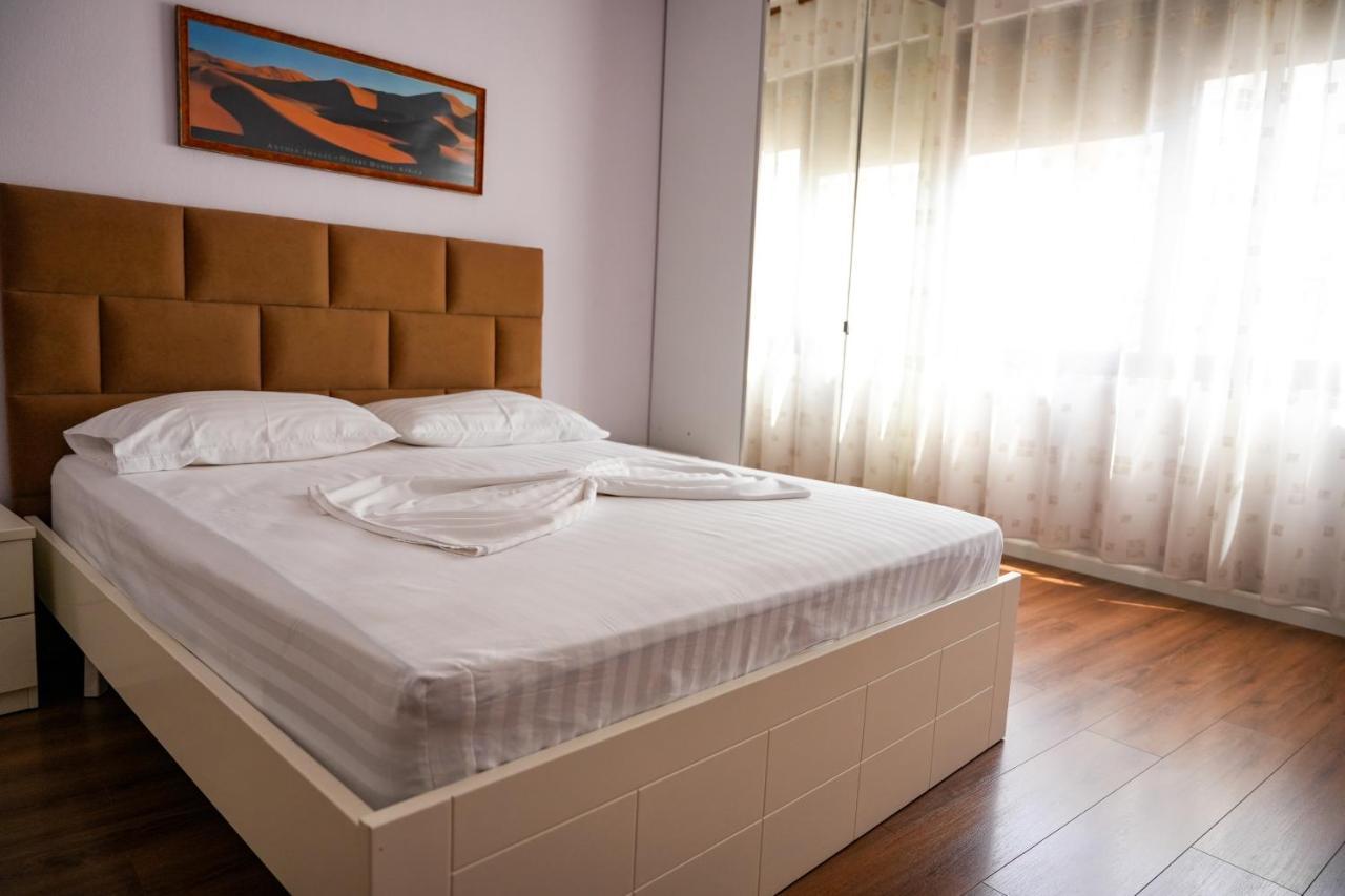 Cozy Apartment In The Heart Of Tirana ! Luaran gambar