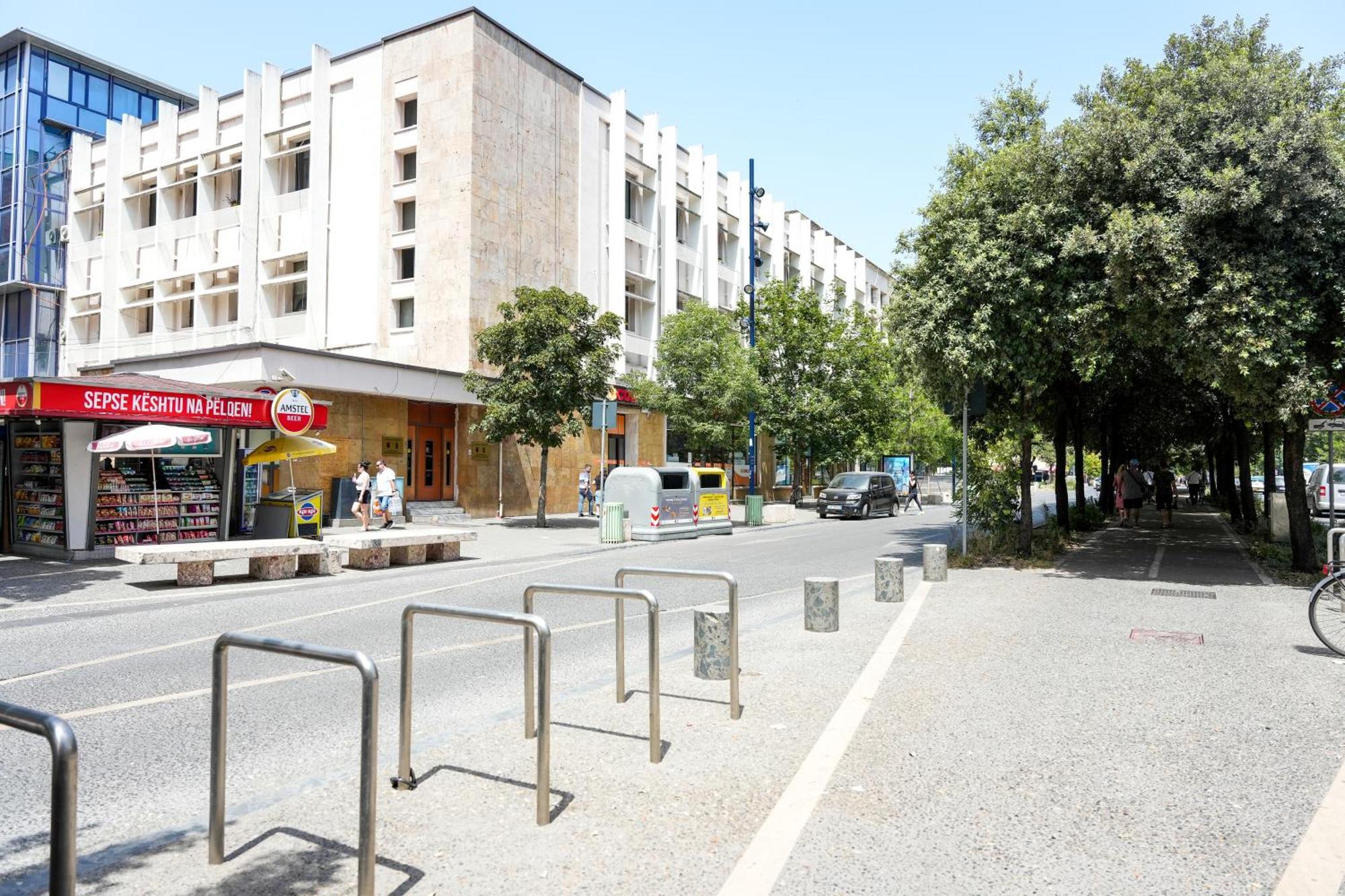 Cozy Apartment In The Heart Of Tirana ! Luaran gambar